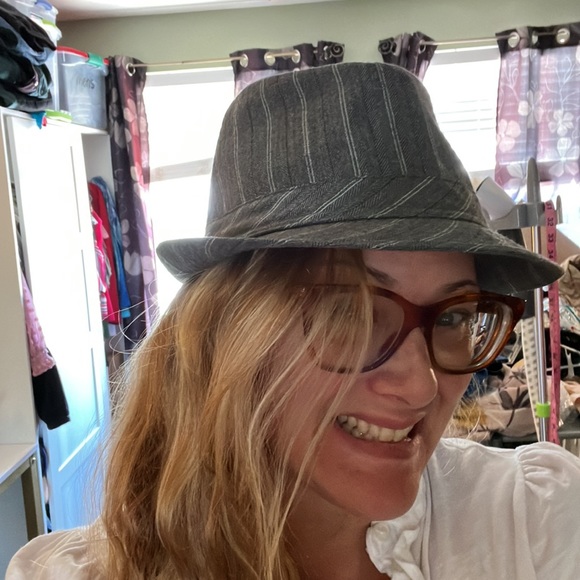 Fedora, gray & white pinstripe, UIGC - Picture 2 of 7
